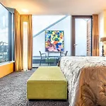 מלון Der Blaue Reiter Design- & Tagungshotel 4*